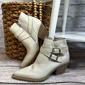 Dolce Vita Ramone Ivory Leather Western Ankle Boots Size 6 – NWOT – Retail $220